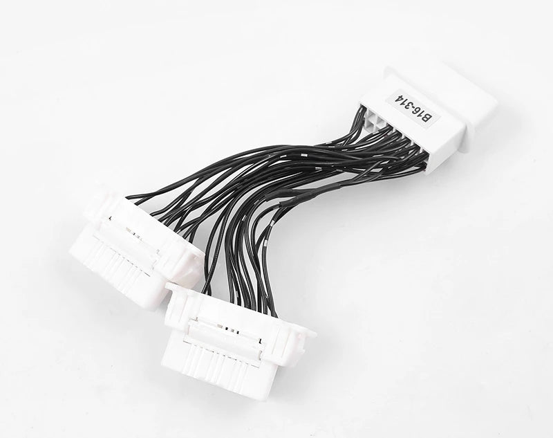 Two devices connected via OBD2 splitter