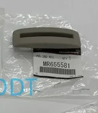 Shell Second Row Seat Folding Switch for Pajero V73 V77 V75 V87 Back Side Seat Adjust Cover for Montero MR655389 MR655580 Tuck's Performance