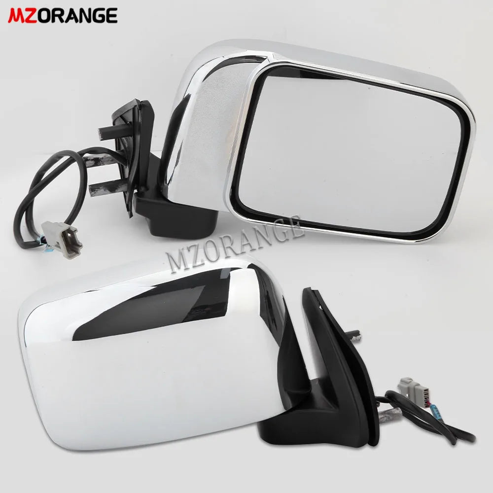 Manual folding mirror fitted to Navara door