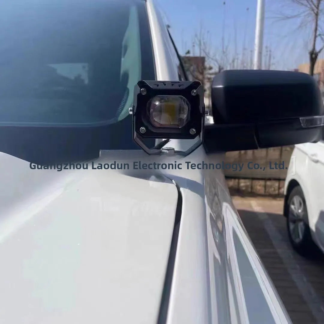 Driving light bracket fitted to GWM Tank 300 A-pillar
