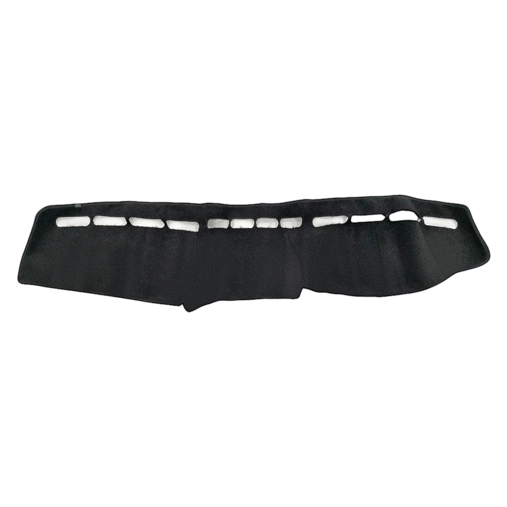 Dash mat fitted to Navara D22 dashboard