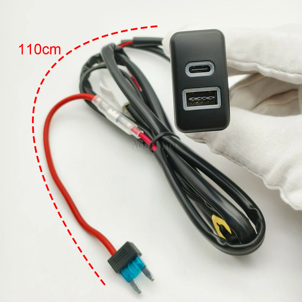 QC3.0 and USB-C PD port detail