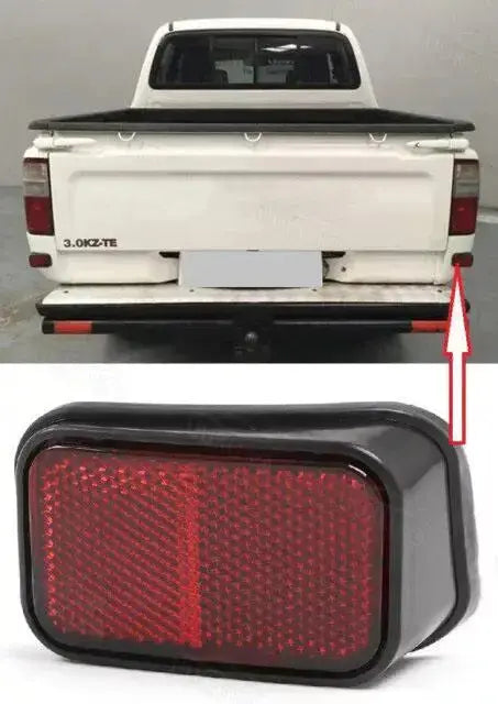Toyota Hilux Rear Bumper Reflector Pair – Left & Right (1997–2006 Pickup) Tuck's Performance
